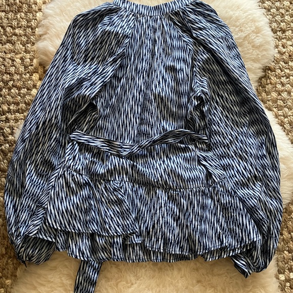 Banana Republic Ruffle Tiered Blouse XS NWOT - Picture 4 of 4